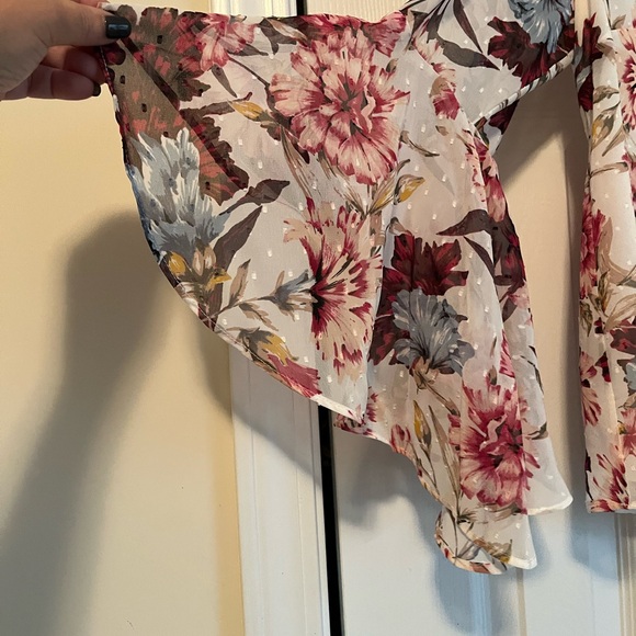 White House Black Market Blouse - Picture 4 of 5